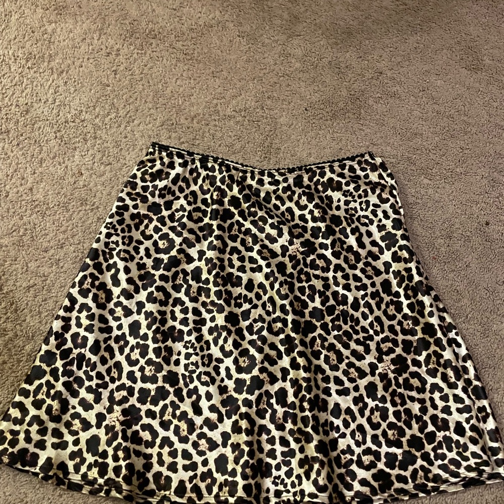 silk cheetah skirt size S - Picture 3 of 3